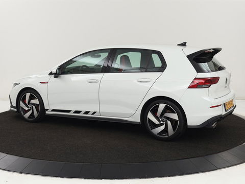 Volkswagen Golf 2.0 TSI GTI Clubsport | 300pk | Stoel & stuurverwarming | Carplay | Sfeerverlichting | LED Plus | Sportstoelen | Parkeerhulp | Digital Cockpit | Climate control