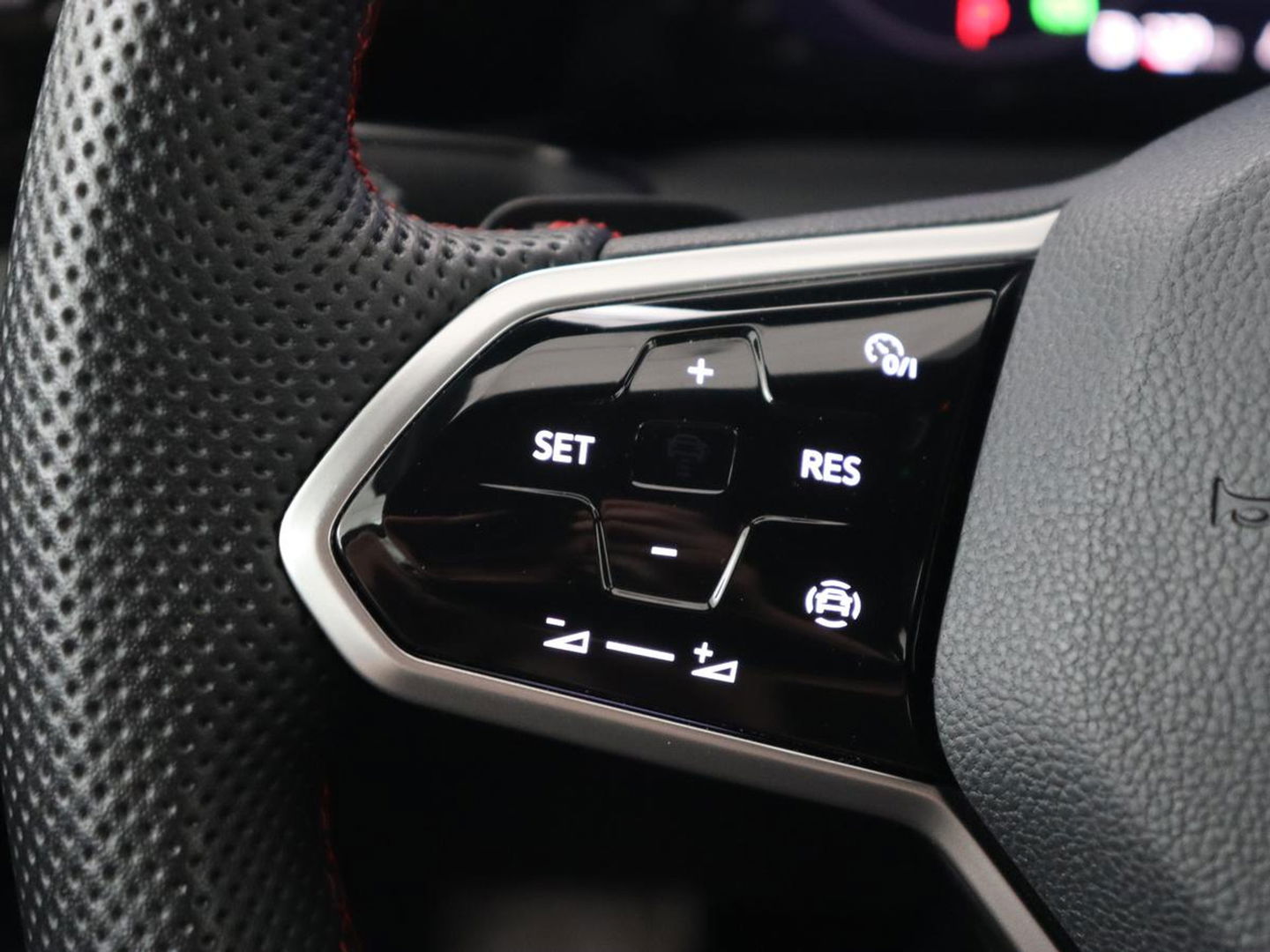 Volkswagen Golf 2.0 TSI GTI Clubsport | 300pk | Stoel & stuurverwarming | Carplay | Sfeerverlichting | LED Plus | Sportstoelen | Parkeerhulp | Digital Cockpit | Climate control