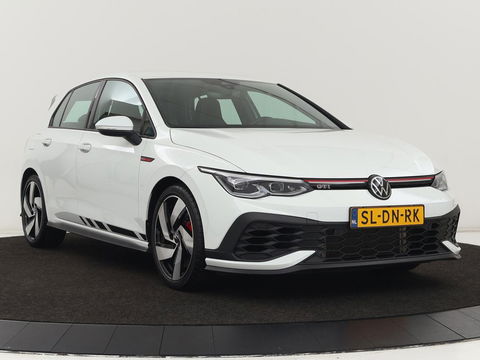 Volkswagen Golf 2.0 TSI GTI Clubsport | 300pk | Stoel & stuurverwarming | Carplay | Sfeerverlichting | LED Plus | Sportstoelen | Parkeerhulp | Digital Cockpit | Climate control