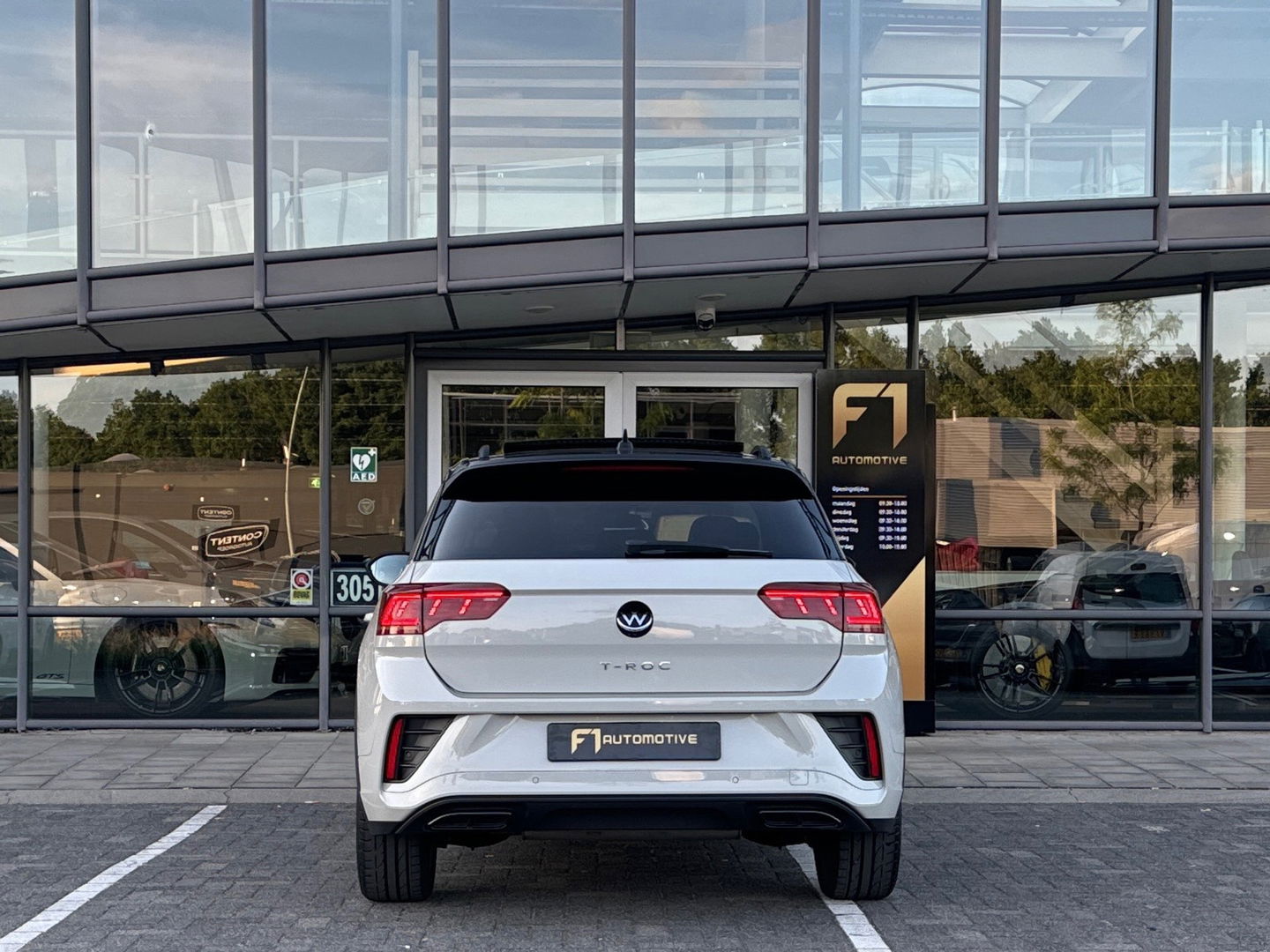 Volkswagen T-Roc 1.5 TSI R-Line Pano|Beats|Keyl|Camera|Dodeh
