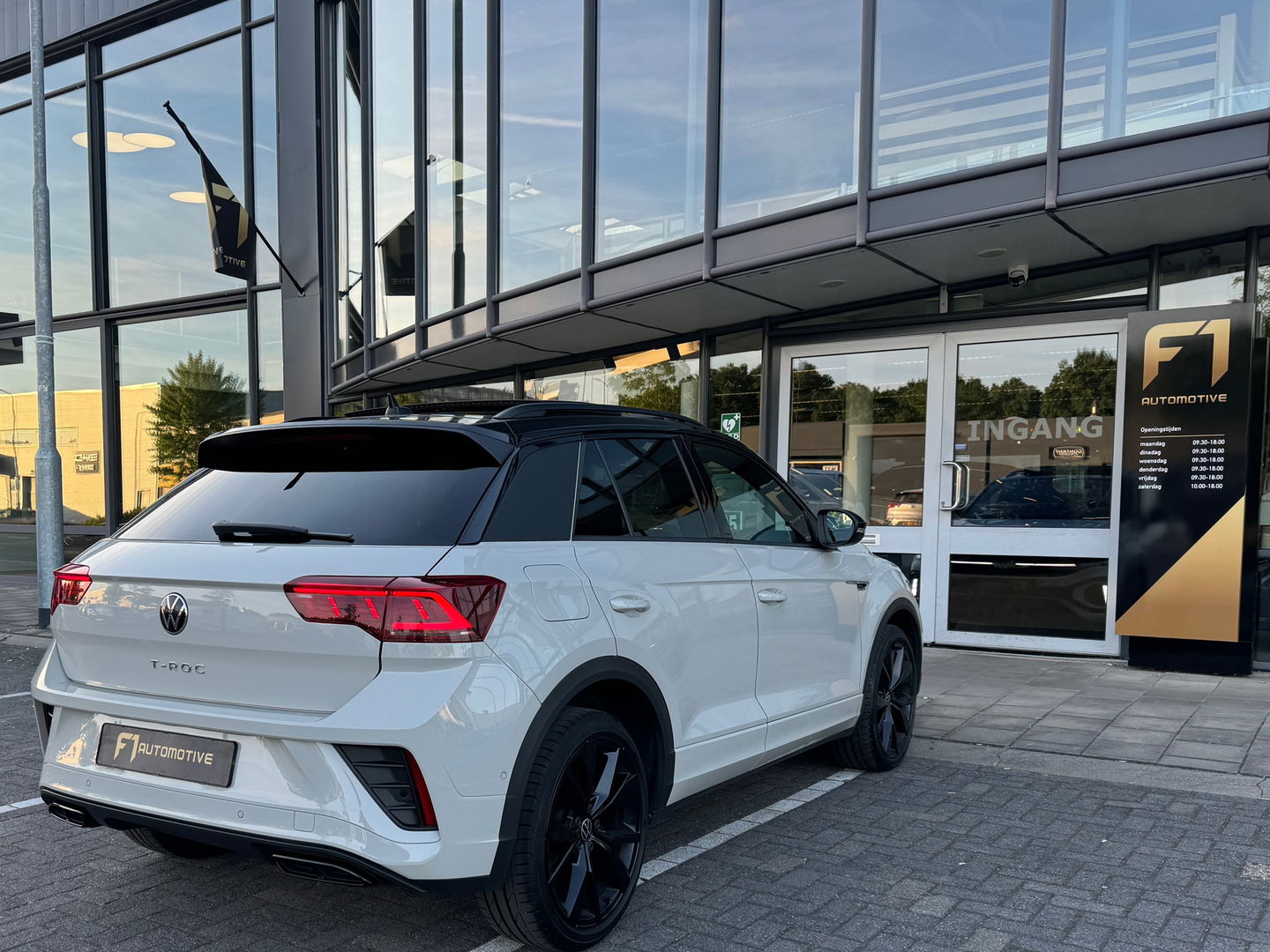Volkswagen T-Roc 1.5 TSI R-Line Pano|Beats|Keyl|Camera|Dodeh