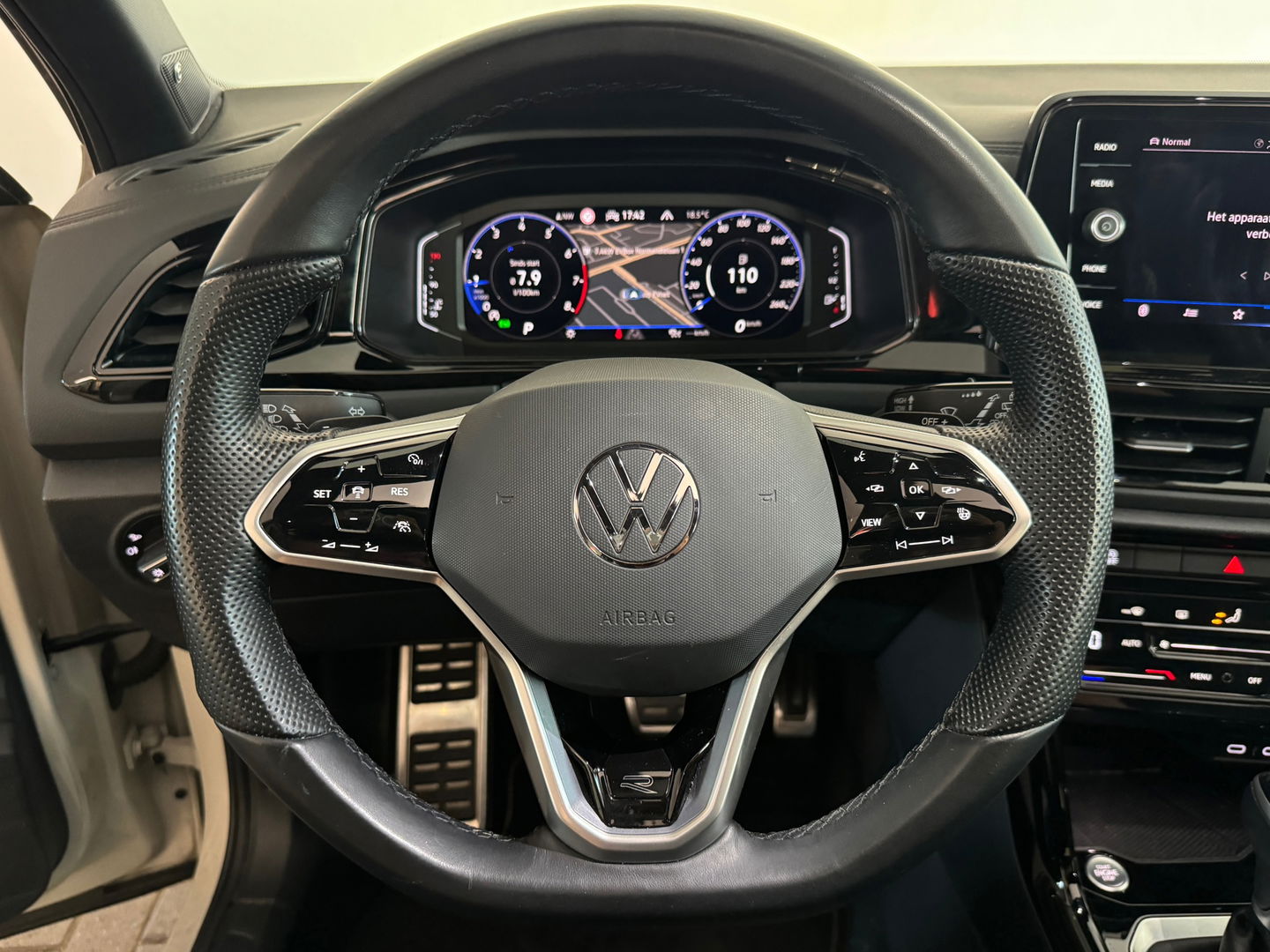Volkswagen T-Roc 1.5 TSI R-Line Pano|Beats|Keyl|Camera|Dodeh