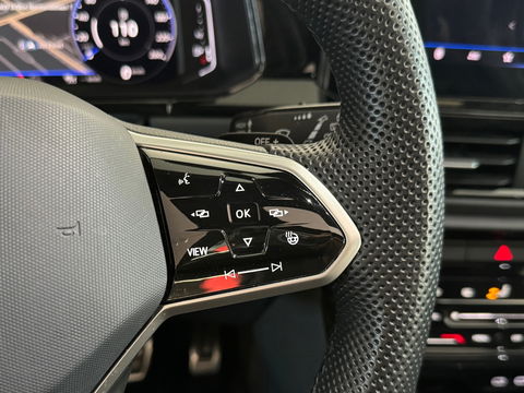 Volkswagen T-Roc 1.5 TSI R-Line Pano|Beats|Keyl|Camera|Dodeh