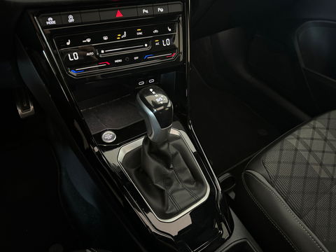 Volkswagen T-Roc 1.5 TSI R-Line Pano|Beats|Keyl|Camera|Dodeh
