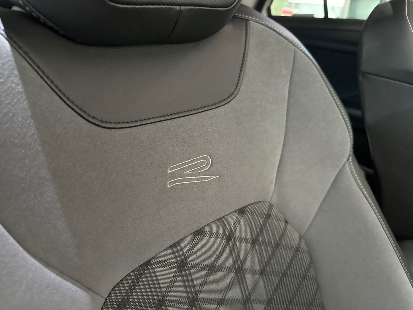 Volkswagen T-Roc 1.5 TSI R-Line Pano|Beats|Keyl|Camera|Dodeh