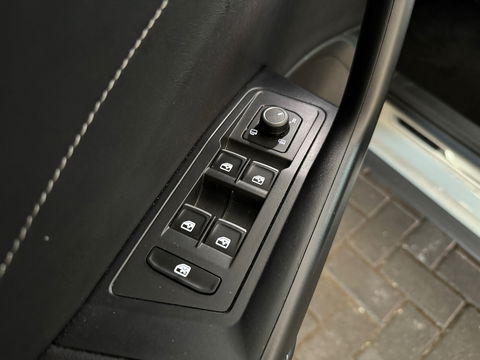 Volkswagen T-Roc 1.5 TSI R-Line Pano|Beats|Keyl|Camera|Dodeh