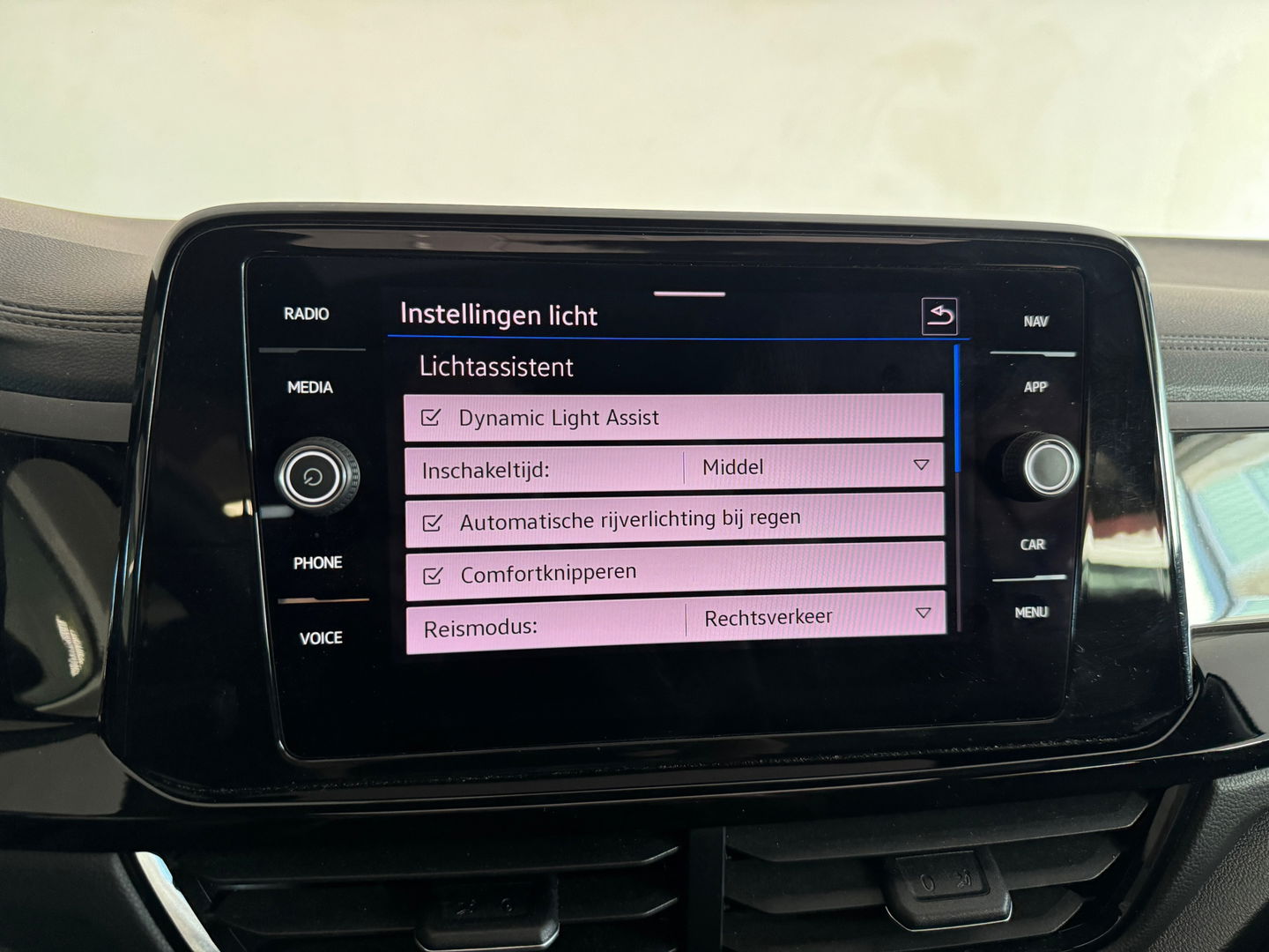 Volkswagen T-Roc 1.5 TSI R-Line Pano|Beats|Keyl|Camera|Dodeh