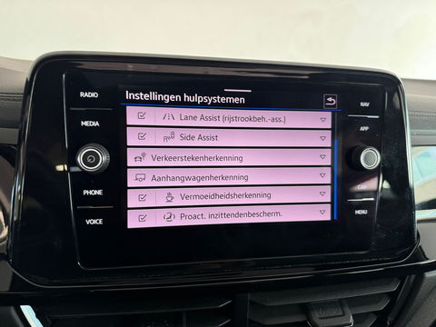Volkswagen T-Roc 1.5 TSI R-Line Pano|Beats|Keyl|Camera|Dodeh
