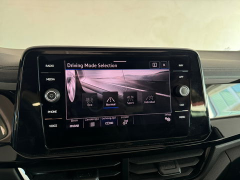 Volkswagen T-Roc 1.5 TSI R-Line Pano|Beats|Keyl|Camera|Dodeh