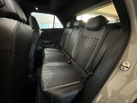 Volkswagen T-Roc 1.5 TSI R-Line Pano|Beats|Keyl|Camera|Dodeh