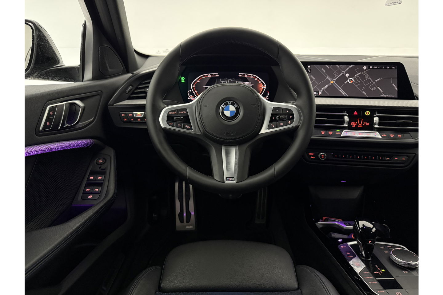 BMW 1-serie 118i M-sport Sfeerverl. LED Carplay Cruise Clima Virtual Navi PDC 17"LMV