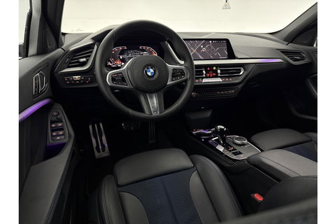 BMW 1-serie 118i M-sport Sfeerverl. LED Carplay Cruise Clima Virtual Navi PDC 17"LMV