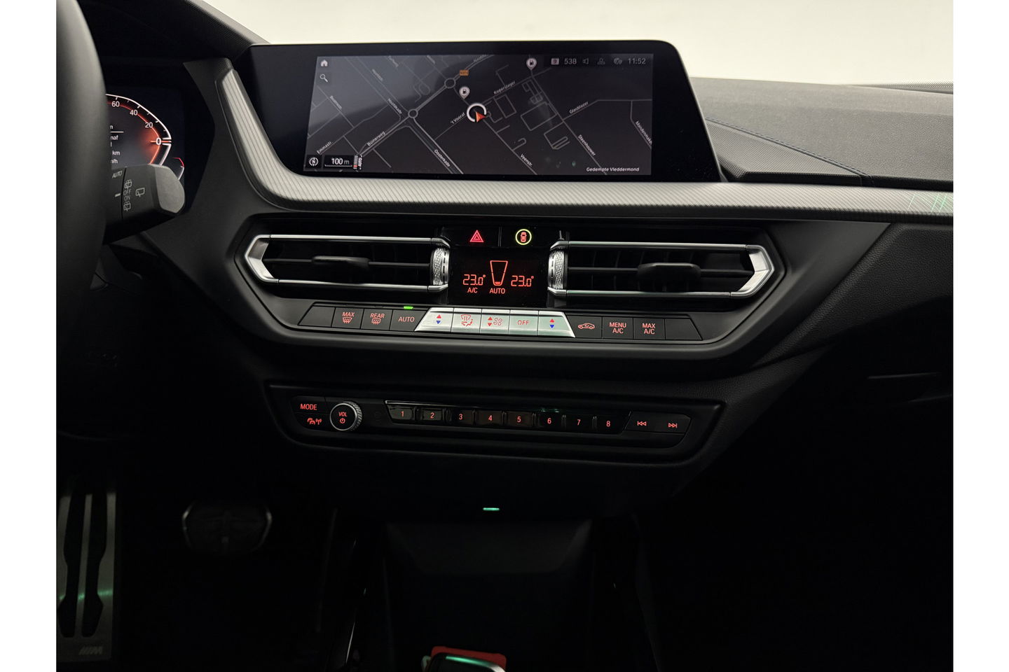 BMW 1-serie 118i M-sport Sfeerverl. LED Carplay Cruise Clima Virtual Navi PDC 17"LMV