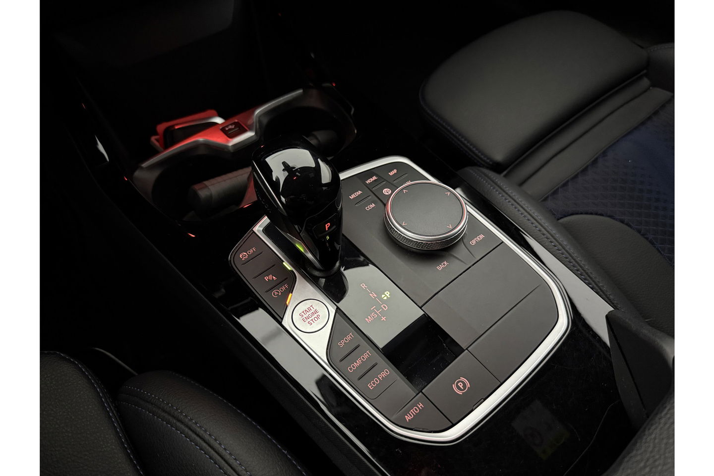BMW 1-serie 118i M-sport Sfeerverl. LED Carplay Cruise Clima Virtual Navi PDC 17"LMV