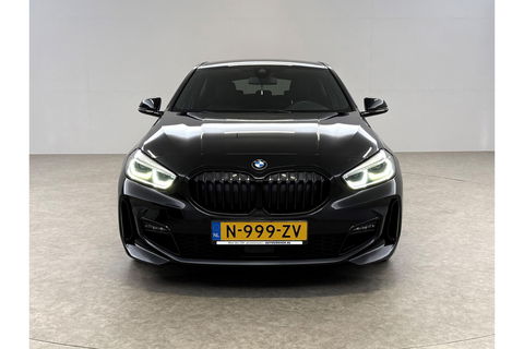 BMW 1-serie 118i M-sport Sfeerverl. LED Carplay Cruise Clima Virtual Navi PDC 17"LMV