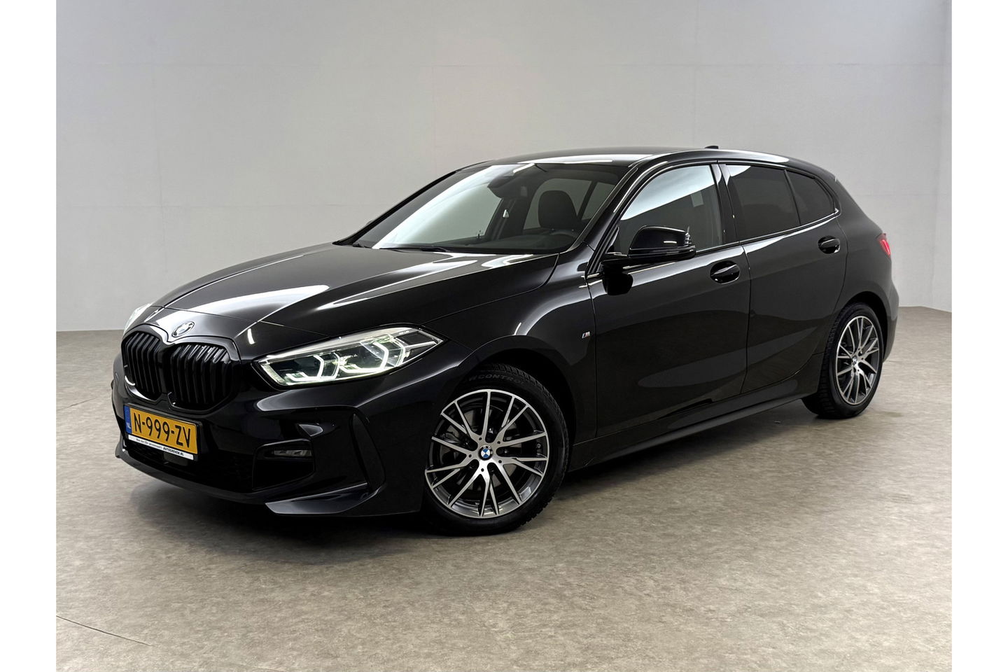 BMW 1-serie 118i M-sport Sfeerverl. LED Carplay Cruise Clima Virtual Navi PDC 17"LMV