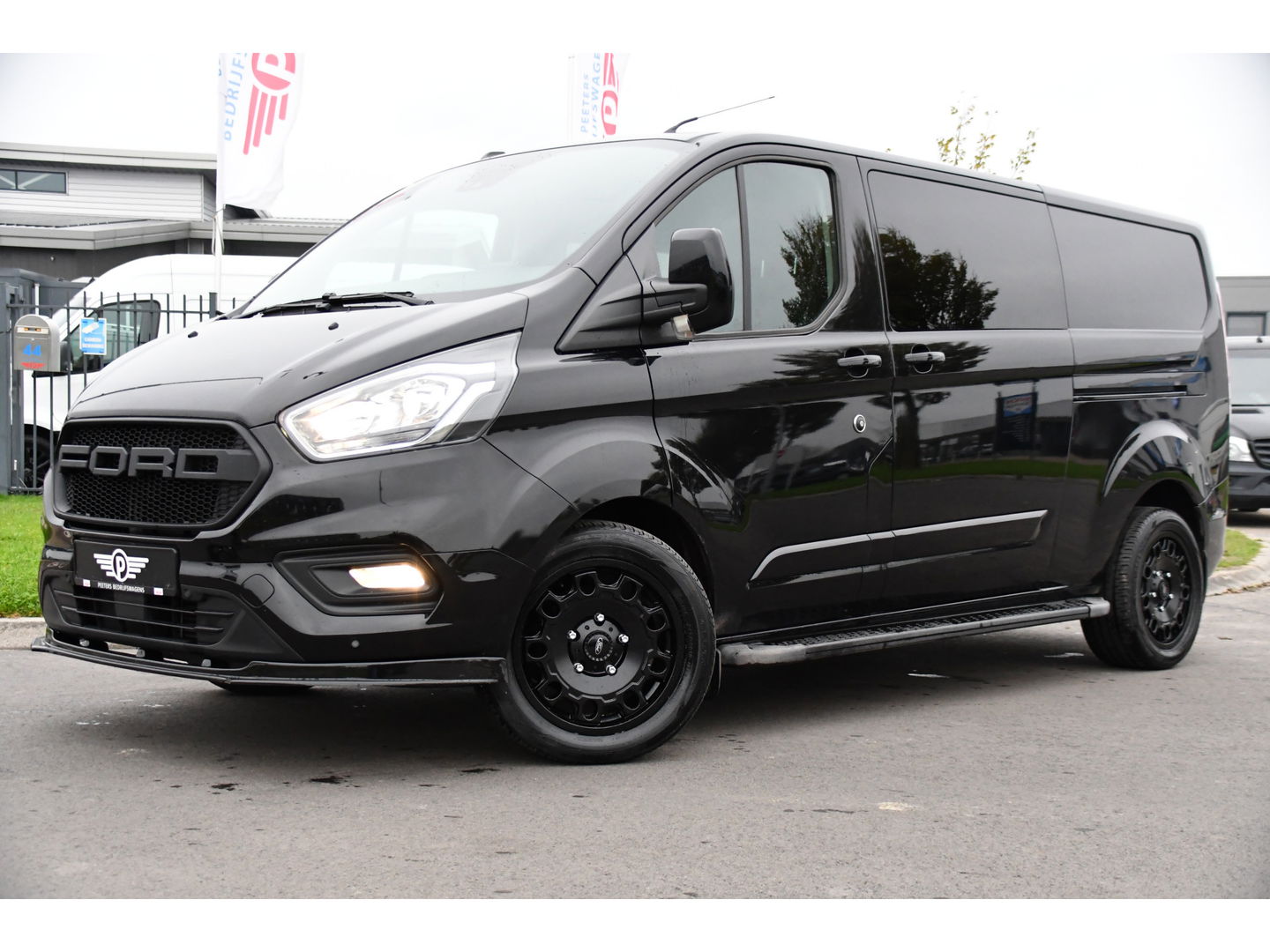 Ford Transit Custom 300 2.0 TDCI L2H1 Black Edition DC Limited Camera, Cruise, Carplay, Automaat, LED, Multimedia, Sensoren, 170PK, UNIEK!
