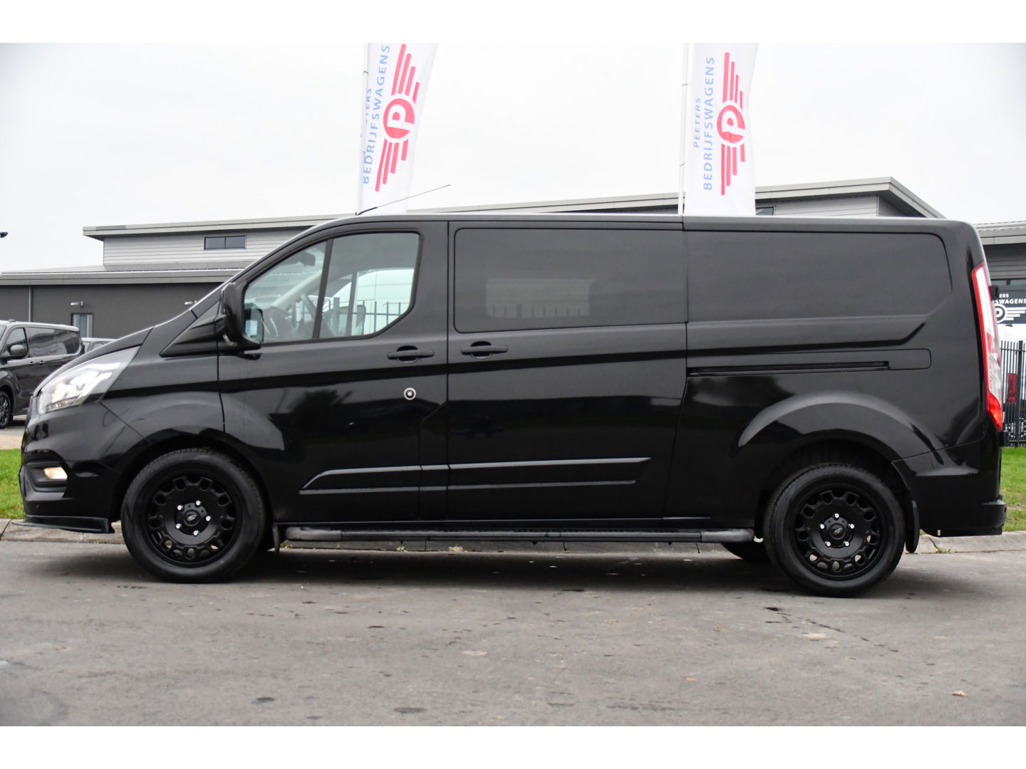 Ford Transit Custom 300 2.0 TDCI L2H1 Black Edition DC Limited Camera, Cruise, Carplay, Automaat, LED, Multimedia, Sensoren, 170PK, UNIEK!