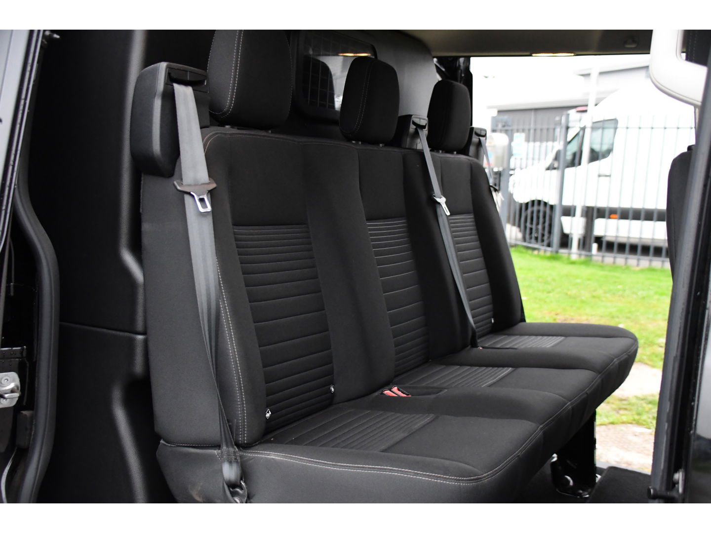 Ford Transit Custom 300 2.0 TDCI L2H1 Black Edition DC Limited Camera, Cruise, Carplay, Automaat, LED, Multimedia, Sensoren, 170PK, UNIEK!