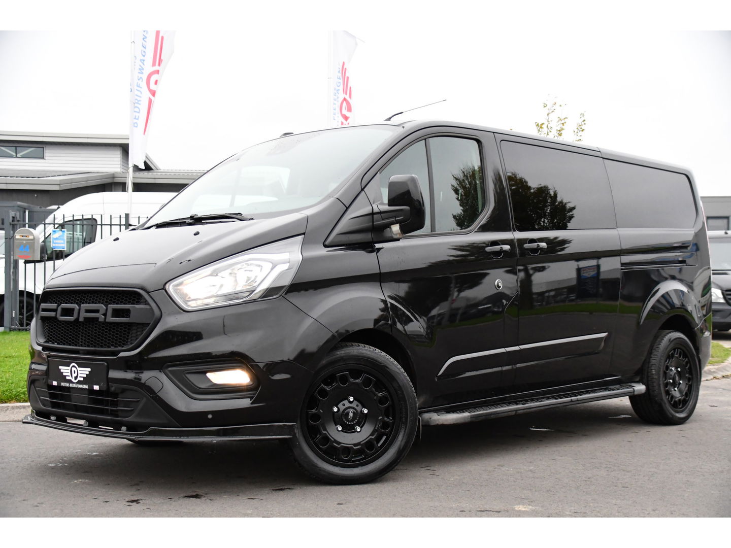 Ford Transit Custom 300 2.0 TDCI L2H1 Black Edition DC Limited Camera, Cruise, Carplay, Automaat, LED, Multimedia, Sensoren, 170PK, UNIEK!