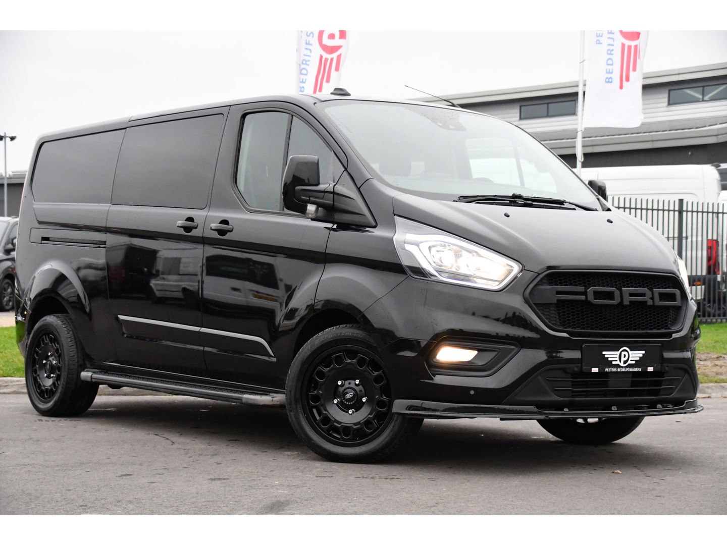 Ford Transit Custom 300 2.0 TDCI L2H1 Black Edition DC Limited Camera, Cruise, Carplay, Automaat, LED, Multimedia, Sensoren, 170PK, UNIEK!
