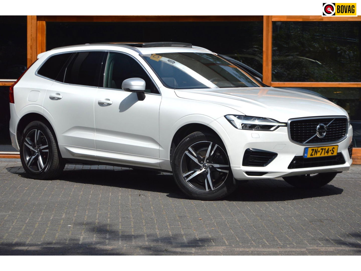 Volvo XC60 T8 Hybride AWD Inscription | Pilot-Assist | Bowers & Wilkins | 360º Camera | Head-Up Display | Stoel ventilatie |