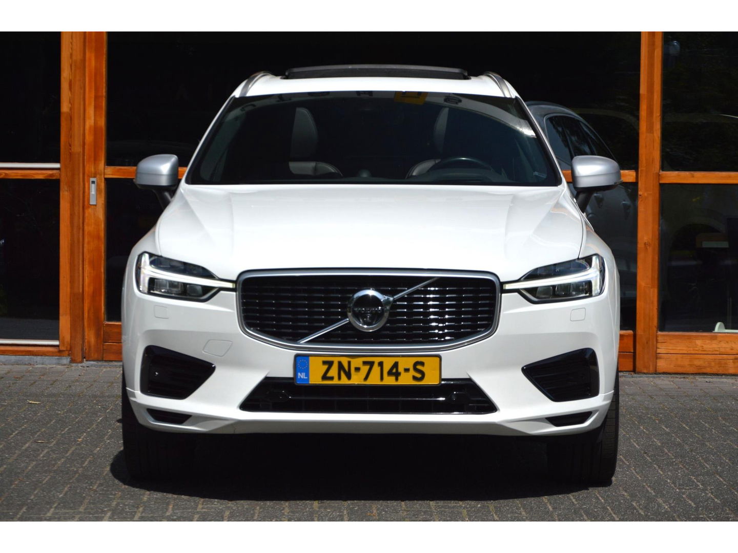 Volvo XC60 T8 Hybride AWD Inscription | Pilot-Assist | Bowers & Wilkins | 360º Camera | Head-Up Display | Stoel ventilatie |
