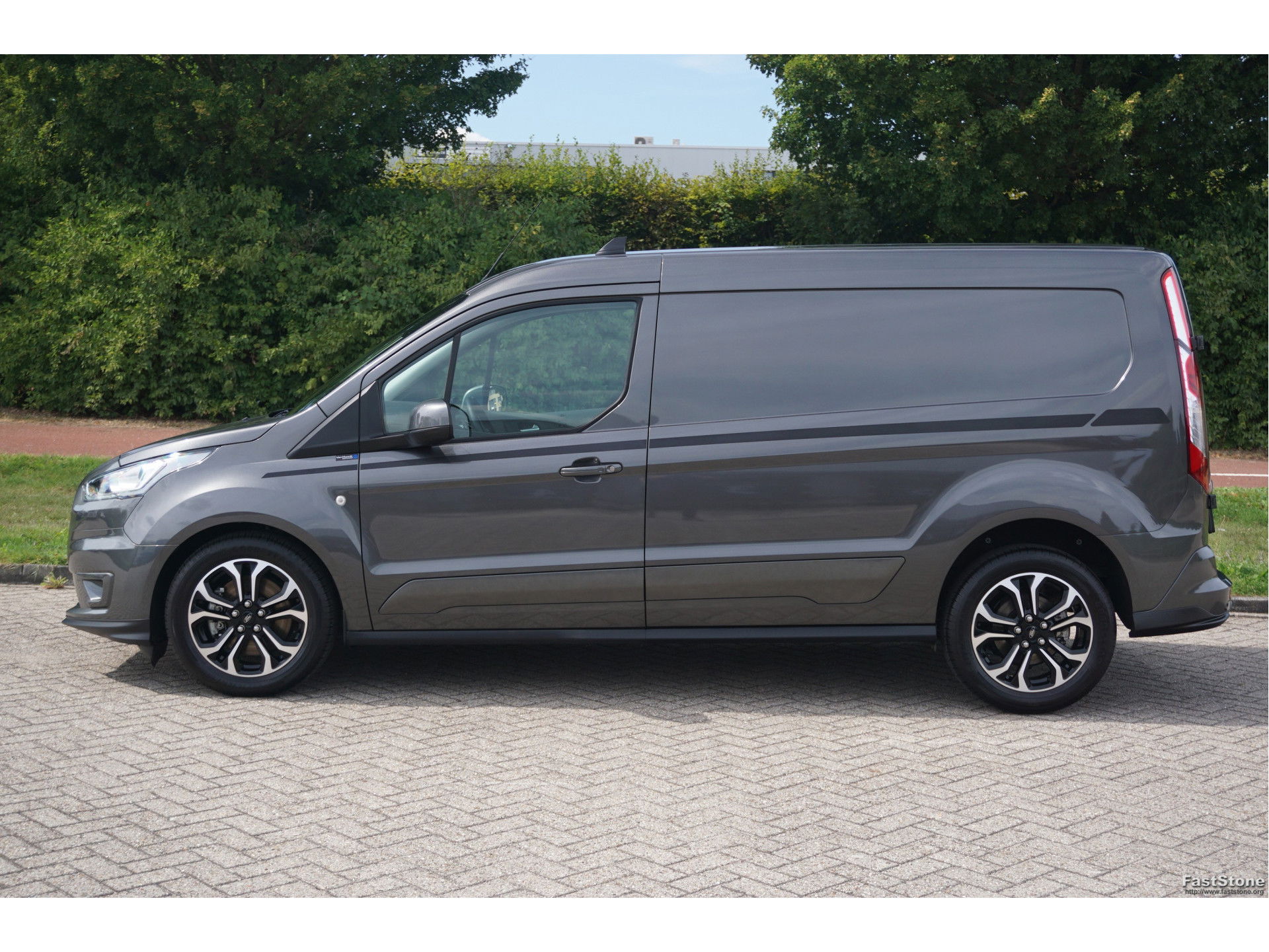 Ford Transit Connect 1.5TDCI Sport L2 AUT BPM VRIJ Navi, Camera, Xenon, 17" LM + LM Winterset!! NR. 454