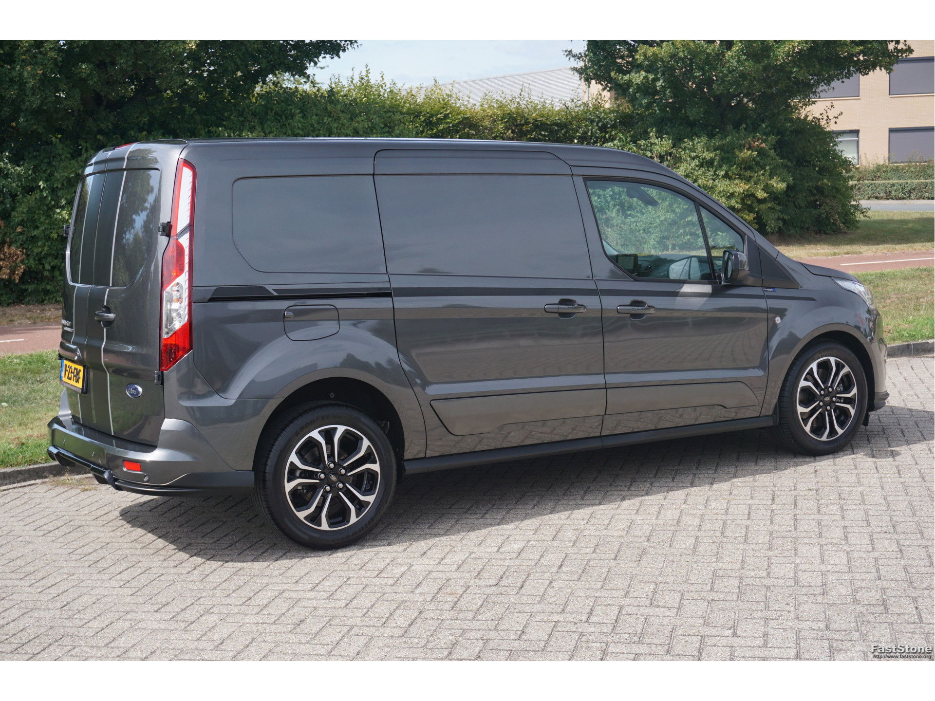 Ford Transit Connect 1.5TDCI Sport L2 AUT BPM VRIJ Navi, Camera, Xenon, 17" LM + LM Winterset!! NR. 454