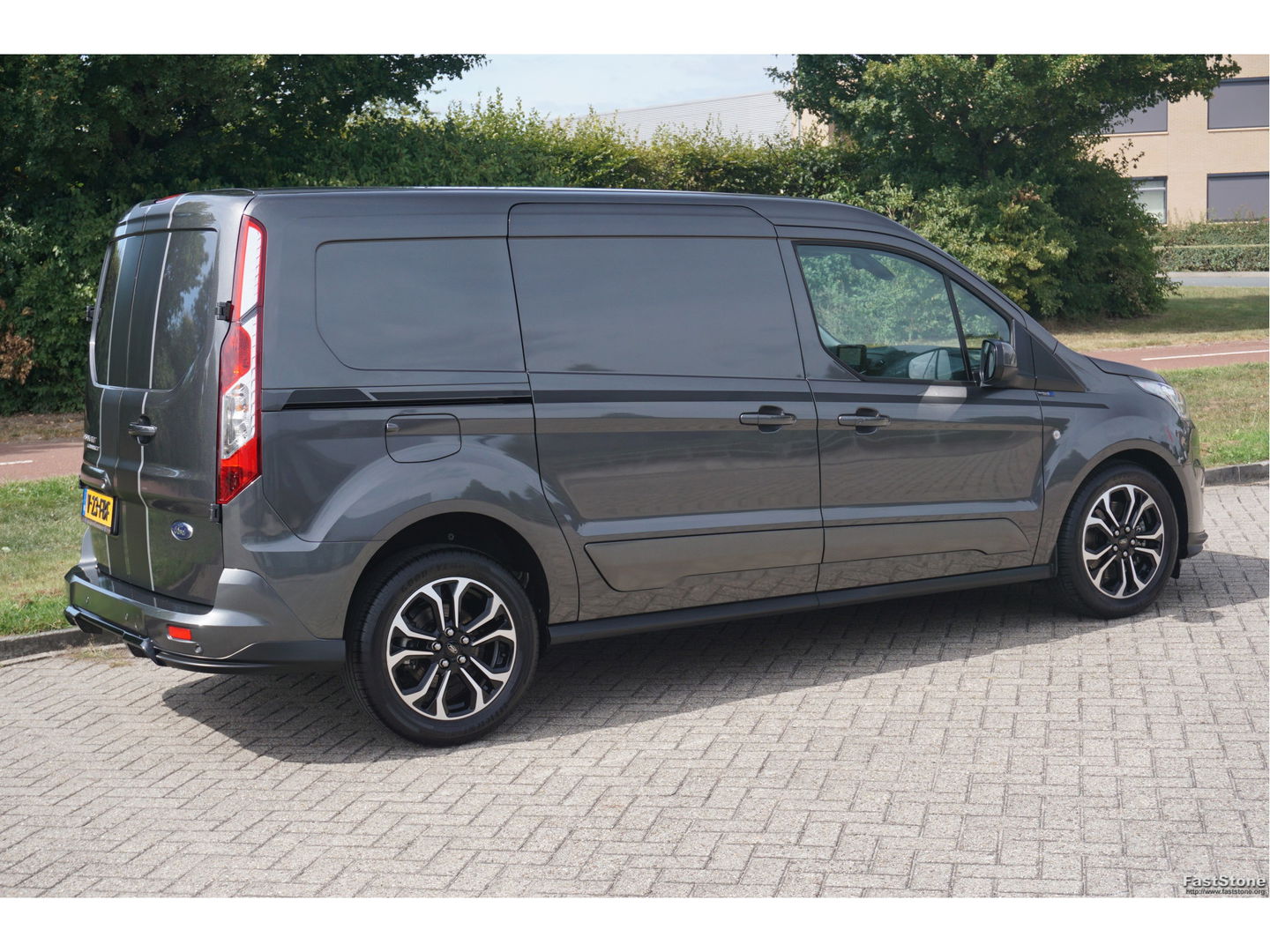 Ford Transit Connect 1.5TDCI Sport L2 AUT BPM VRIJ Navi, Camera, Xenon, 17" LM + LM Winterset!! NR. 454