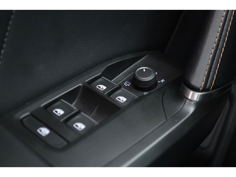 CUPRA Leon 1.4 e-Hybrid VZ 245pk | Pano | Camera | Adapt. Cruise | Keyless | Stoel- Stuurverw.