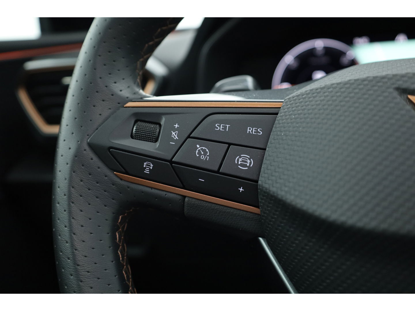 CUPRA Leon 1.4 e-Hybrid VZ 245pk | Pano | Camera | Adapt. Cruise | Keyless | Stoel- Stuurverw.