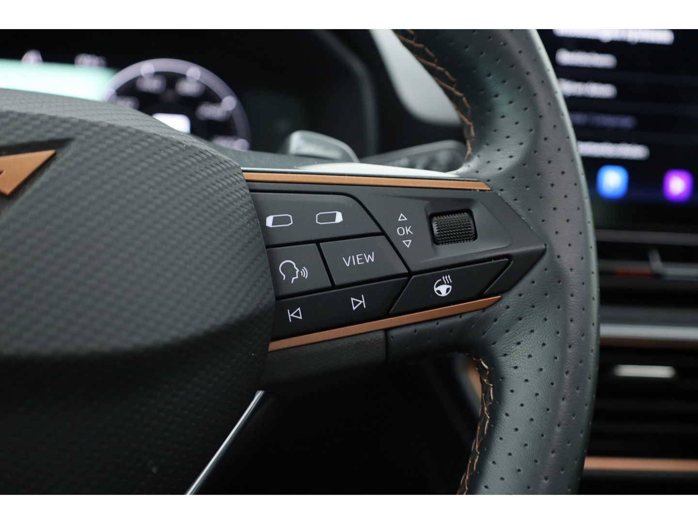 CUPRA Leon 1.4 e-Hybrid VZ 245pk | Pano | Camera | Adapt. Cruise | Keyless | Stoel- Stuurverw.