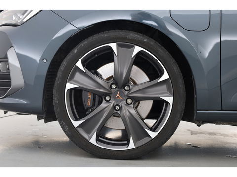 CUPRA Leon 1.4 e-Hybrid VZ 245pk | Pano | Camera | Adapt. Cruise | Keyless | Stoel- Stuurverw.