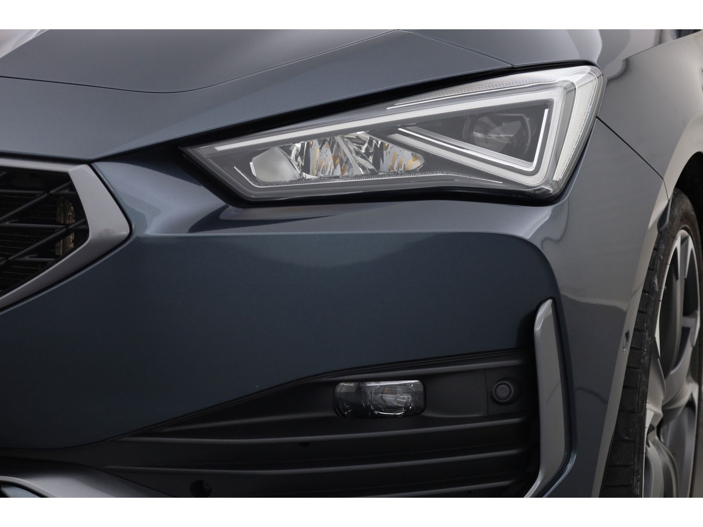CUPRA Leon 1.4 e-Hybrid VZ 245pk | Pano | Camera | Adapt. Cruise | Keyless | Stoel- Stuurverw.