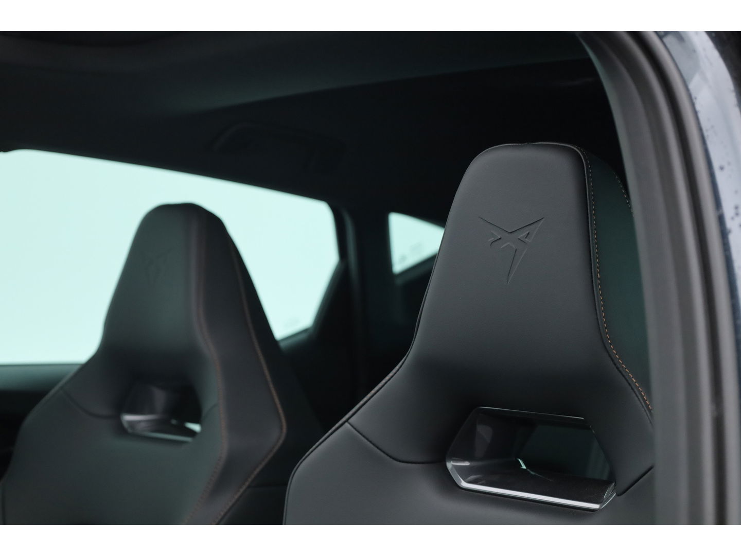 CUPRA Leon 1.4 e-Hybrid VZ 245pk | Pano | Camera | Adapt. Cruise | Keyless | Stoel- Stuurverw.