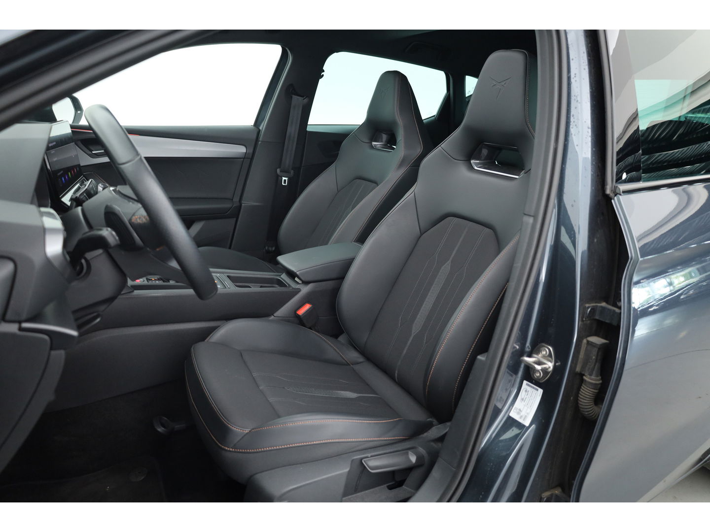 CUPRA Leon 1.4 e-Hybrid VZ 245pk | Pano | Camera | Adapt. Cruise | Keyless | Stoel- Stuurverw.