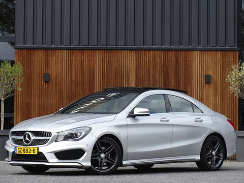 Mercedes-Benz CLA-Klasse 180 automaat / AMG pakket / panorama / *NAP*