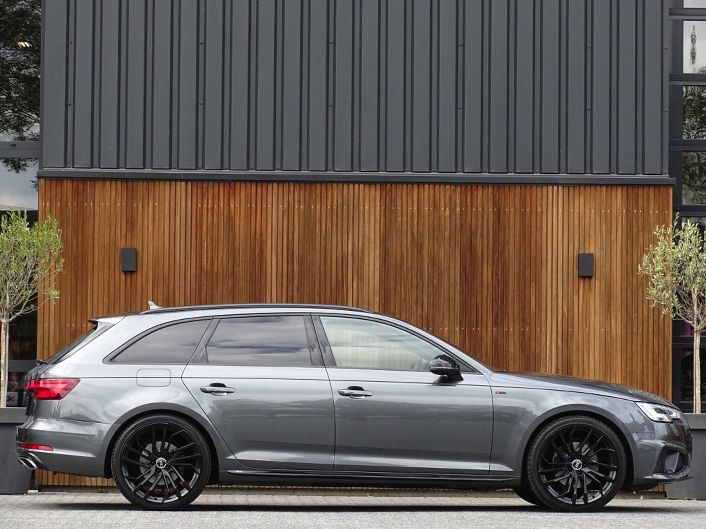 Audi A4 Avant 40 TFSI 191PK / S-line / LED / S Edit. / LED *NAP*