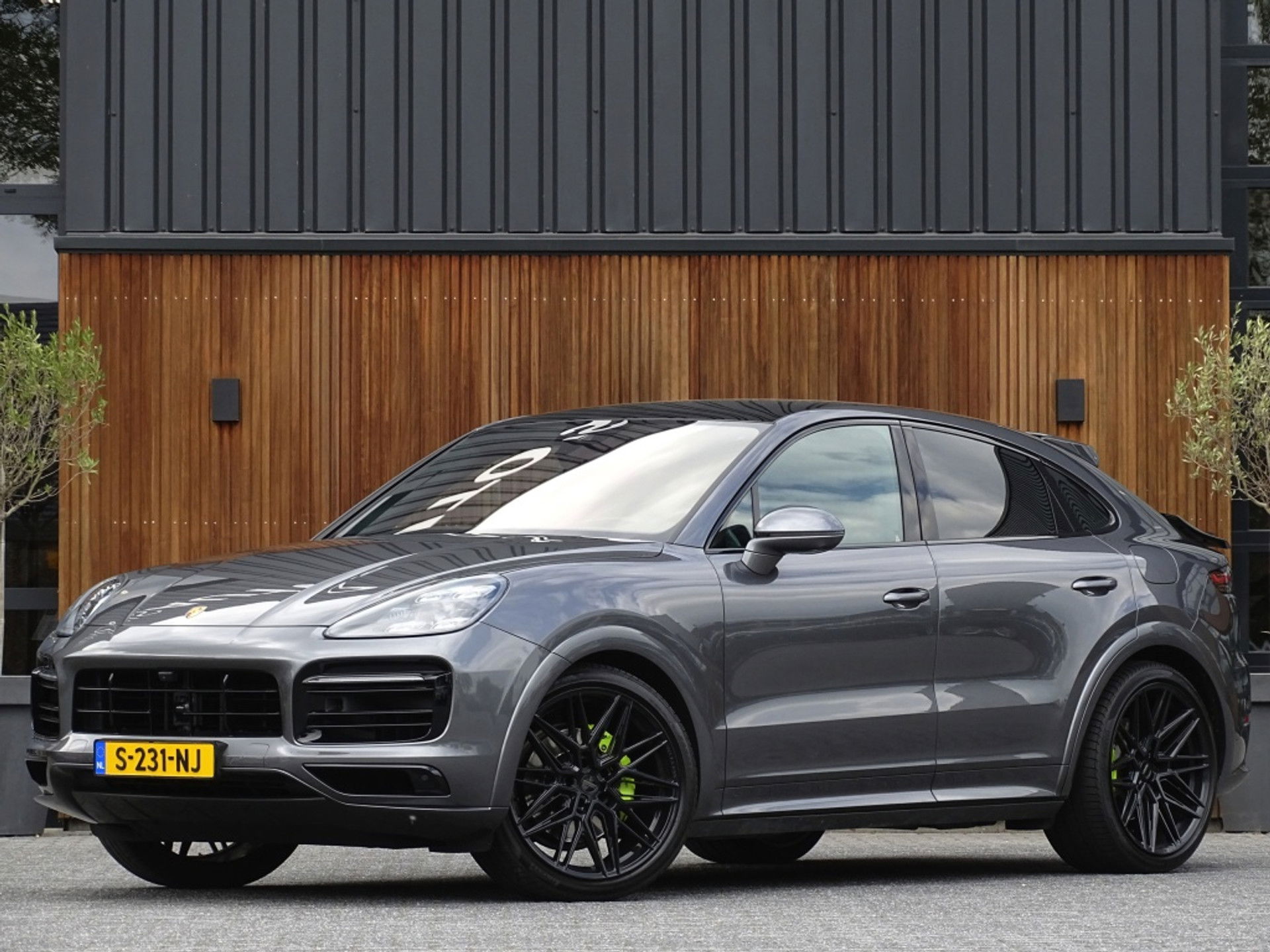 Porsche Cayenne Coupé 3.0 E-hybrid 462PK / Carbon / SportDesign / Nachtzicht / 360°