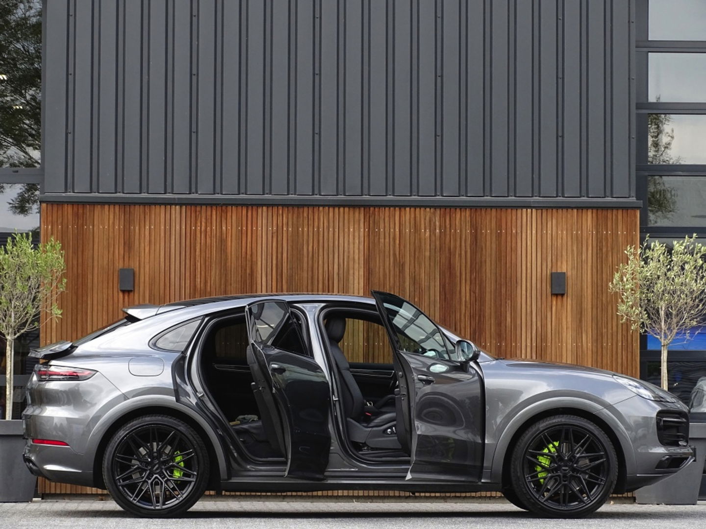 Porsche Cayenne Coupé 3.0 E-hybrid 462PK / Carbon / SportDesign / Nachtzicht / 360°