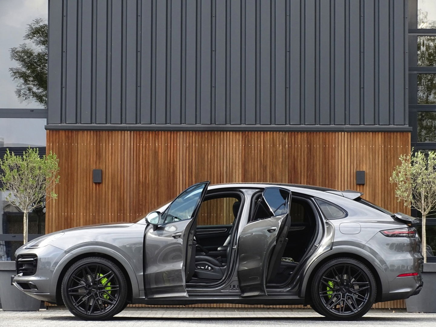 Porsche Cayenne Coupé 3.0 E-hybrid 462PK / Carbon / SportDesign / Nachtzicht / 360°