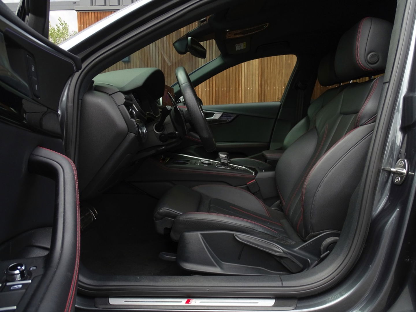 Audi A4 Avant 40 TFSI 191PK / S-line / LED / S Edit. / LED *NAP*