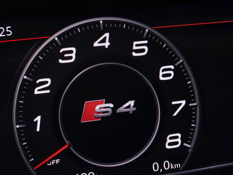 Audi A4 Avant 40 TFSI 191PK / S-line / LED / S Edit. / LED *NAP*