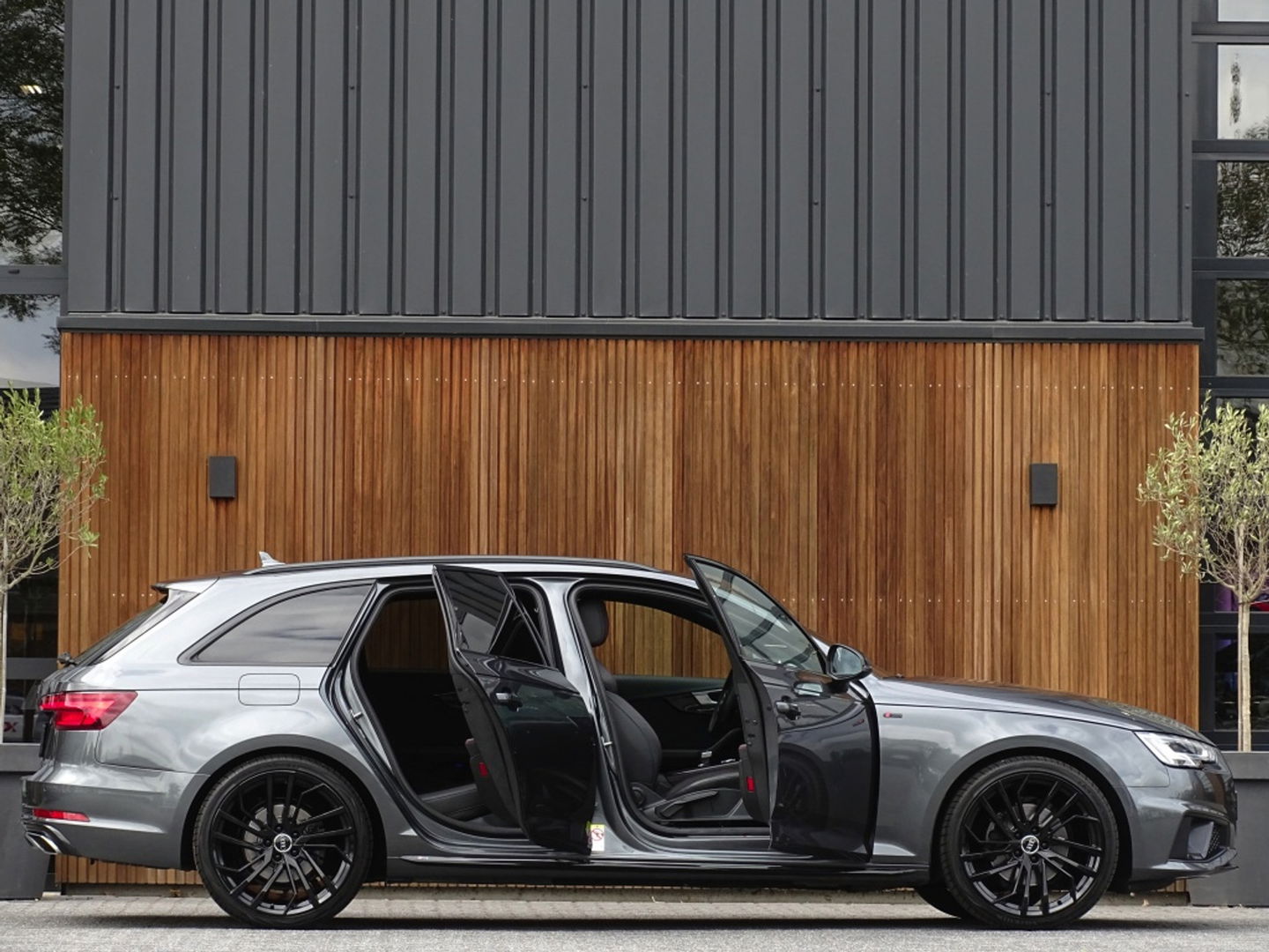 Audi A4 Avant 40 TFSI 191PK / S-line / LED / S Edit. / LED *NAP*