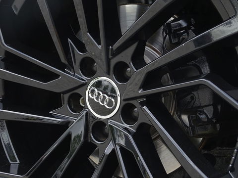 Audi A4 Avant 40 TFSI 191PK / S-line / LED / S Edit. / LED *NAP*