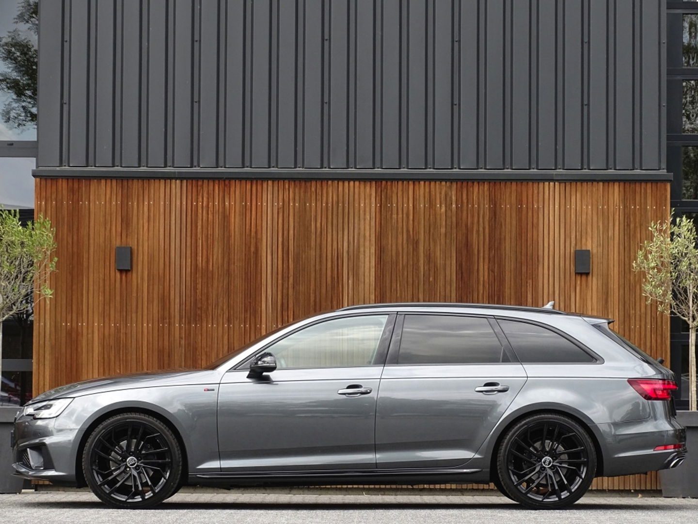 Audi A4 Avant 40 TFSI 191PK / S-line / LED / S Edit. / LED *NAP*