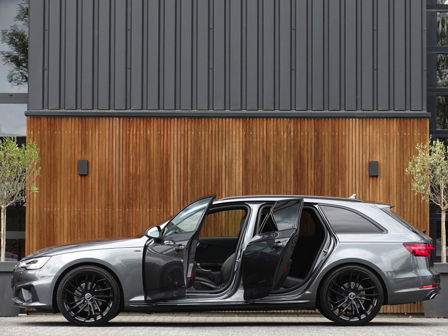 Audi A4 Avant 40 TFSI 191PK / S-line / LED / S Edit. / LED *NAP*