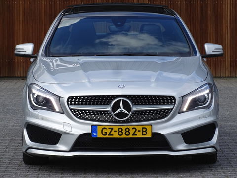 Mercedes-Benz CLA-Klasse 180 automaat / AMG pakket / panorama / *NAP*