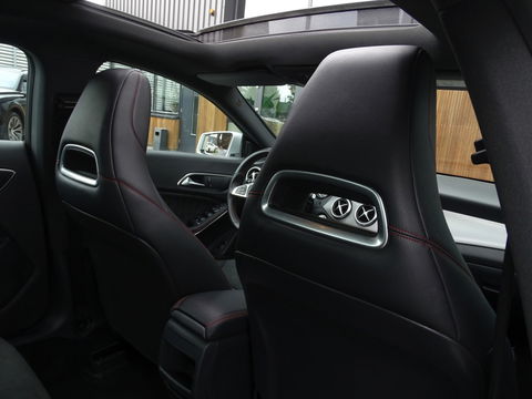 Mercedes-Benz CLA-Klasse 180 automaat / AMG pakket / panorama / *NAP*